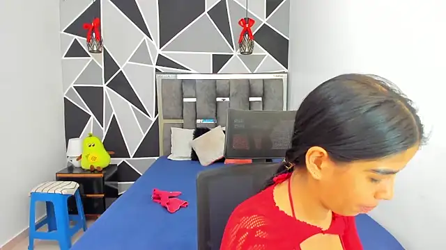 valeria-duarte online show from March 31, 1:00 pm