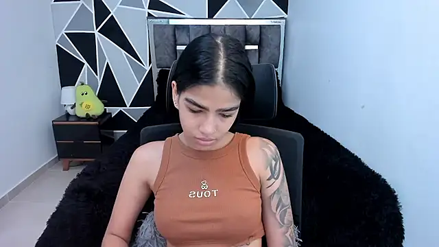 valeria-duarte online show from April 2, 12:25 pm