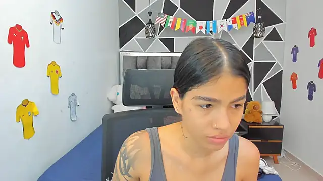 Snapshot of valeria-duarte chatting on July 10, 12:08 pm valeria-duarte online show from July 10, 12:08 pm