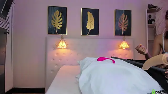 Snapshot of Cinnamon_Star chatting on September 24, 12:19 pm Cinnamon Star online show from September 24, 12:19 pm