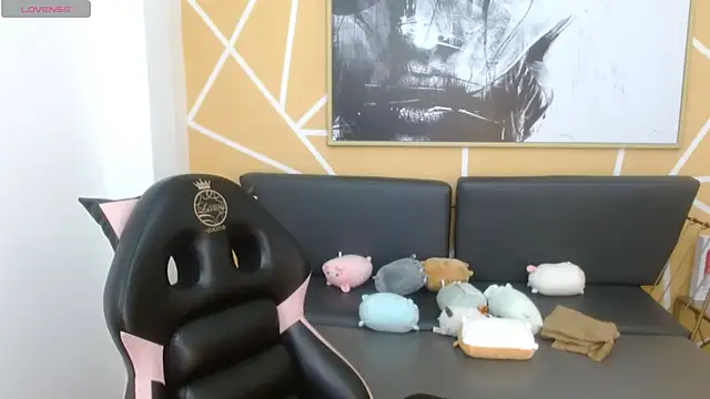 olivia russo  online show from January 9, 8:21 pm