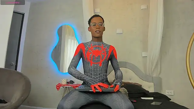 MaxFoxx  online show from September 19, 7:36 pm