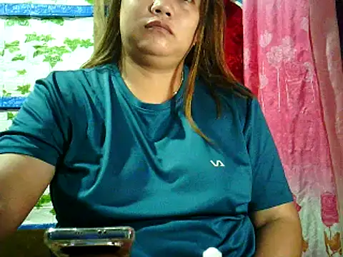 Snapshot of yuana25 chatting on May 29, 11:41 am yuana25 online show from May 29, 11:41 am