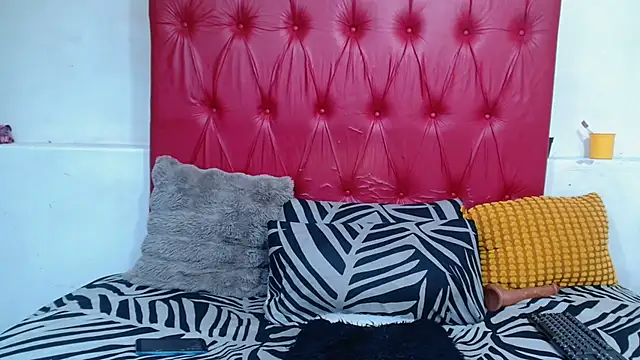 GoldenBigAssCurvy online show from April 7, 12:44 am