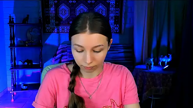 JulieDaniel online show from December 4, 4:22 am