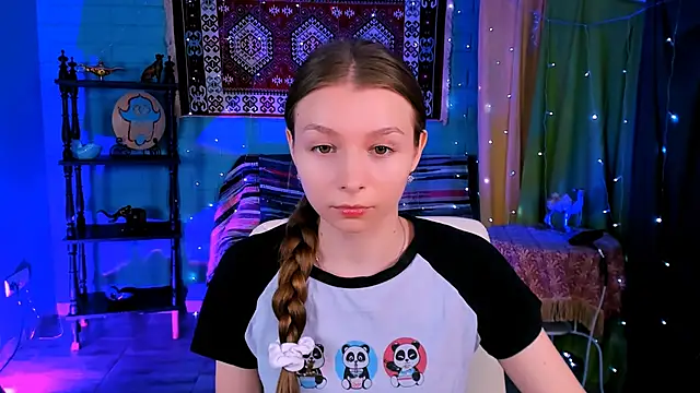 Snapshot of JulieDaniel chatting on March 2, 7:26 am JulieDaniel online show from March 2, 7:26 am