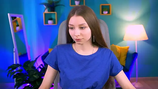 Snapshot of JulieDaniel chatting on March 9, 9:02 am JulieDaniel online show from March 9, 9:02 am