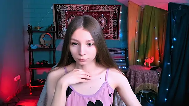 Snapshot of JulieDaniel chatting on March 20, 4:06 am JulieDaniel online show from March 20, 4:06 am