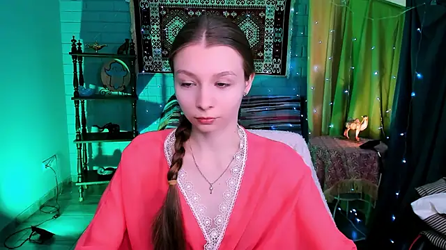 Snapshot of JulieDaniel chatting on March 21, 4:17 am JulieDaniel online show from March 21, 4:17 am