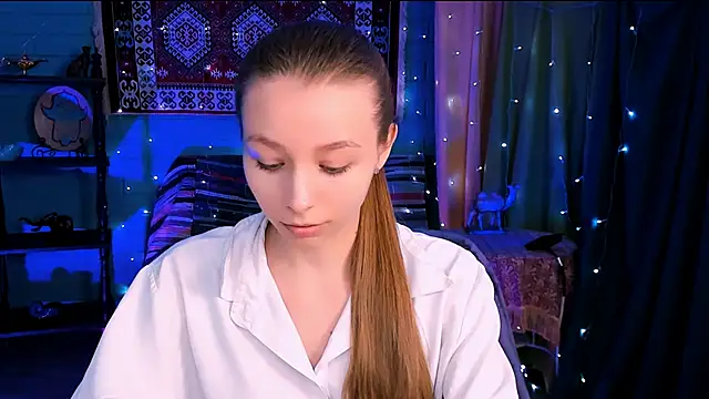 Snapshot of JulieDaniel chatting on March 26, 9:48 am JulieDaniel online show from March 26, 9:48 am