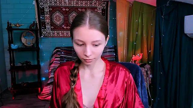 Snapshot of JulieDaniel chatting on April 16, 8:15 am JulieDaniel online show from April 16, 8:15 am