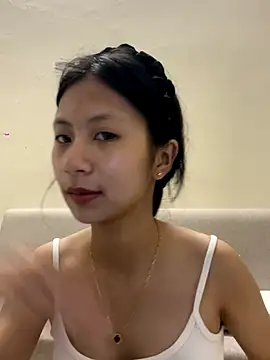 Snapshot of Lil-Gi chatting on October 11, 3:32 pm Lil-Gi online show from October 11, 3:32 pm