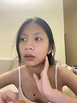 Snapshot of Lil-Gi chatting on October 16, 3:13 pm Lil-Gi online show from October 16, 3:13 pm