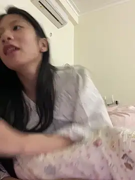 Snapshot of Lil-Gi chatting on November 16, 4:56 pm Lil-Gi online show from November 16, 4:56 pm