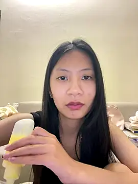 Snapshot of Lil-Gi chatting on November 17, 4:13 pm Lil-Gi online show from November 17, 4:13 pm