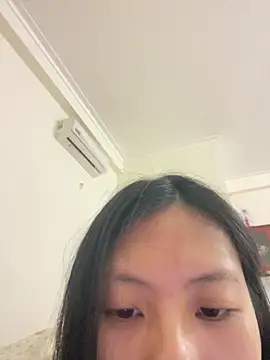 Snapshot of Lil-Gi chatting on November 18, 5:39 pm Lil-Gi online show from November 18, 5:39 pm