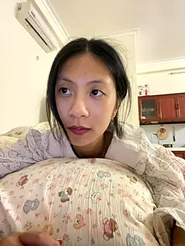 Snapshot of Lil-Gi chatting on November 20, 3:56 pm Lil-Gi online show from November 20, 3:56 pm