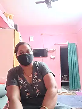 Snapshot of biggbobbsgirl chatting on November 26, 6:31 pm biggbobbsgirl online show from November 26, 6:31 pm