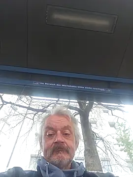 Snapshot of Fonse1860 chatting on October 30, 9:33 am Fonse1860 online show from October 30, 9:33 am