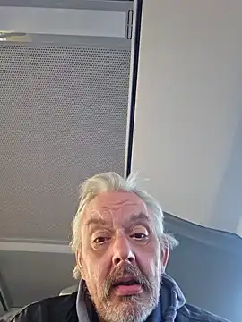 Snapshot of Fonse1860 chatting on November 5, 9:20 am Fonse1860 online show from November 5, 9:20 am