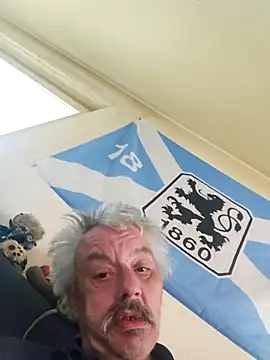 Snapshot of Fonse1860 chatting on November 10, 8:13 am Fonse1860 online show from November 10, 8:13 am