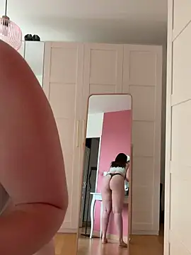 chloedlm5 online show from April 13, 9:04 am