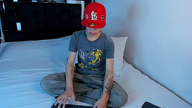 Snapshot of Thiago_Divine_ chatting on September 9, 12:59 pm Thiago Divine  online show from September 9, 12:59 pm