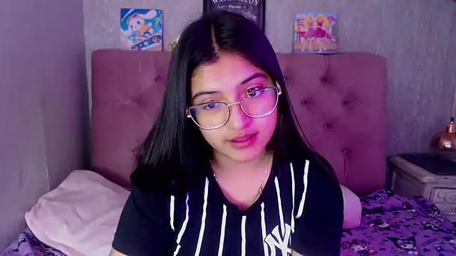 laurenelove online show from September 19, 2:24 am