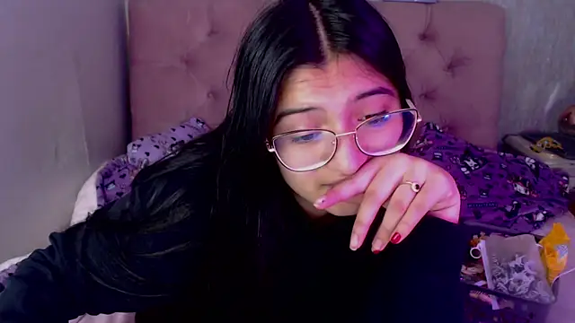 laurenelove online show from September 23, 3:42 am