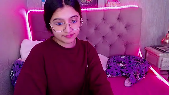 laurenelove online show from October 3, 11:57 pm
