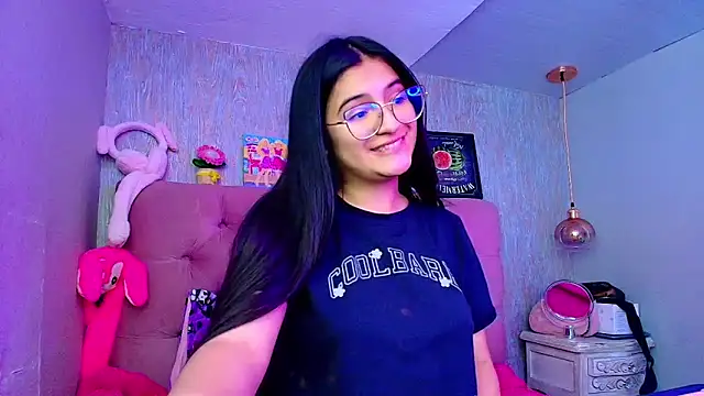 Snapshot of laurenelove chatting on December 19, 3:24 am laurenelove online show from December 19, 3:24 am