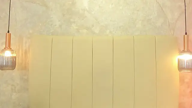 Snapshot of nayiraa_ chatting on October 20, 11:43 am nayiraa online show from October 20, 11:43 am