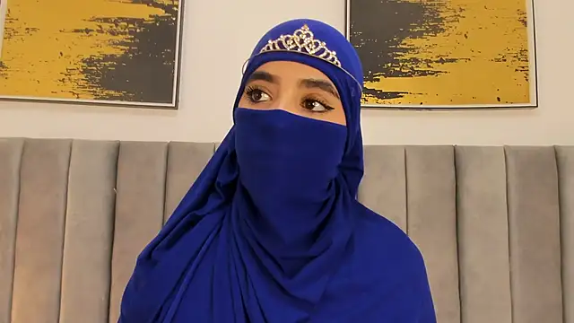 Snapshot of nayiraa_ chatting on February 10, 6:45 pm nayiraa online show from February 10, 6:45 pm