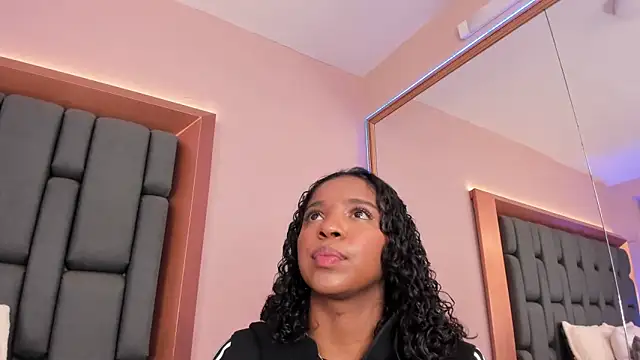 LisaMendez online show from September 13, 2:22 am