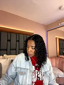 LisaMendez online show from September 18, 3:41 am