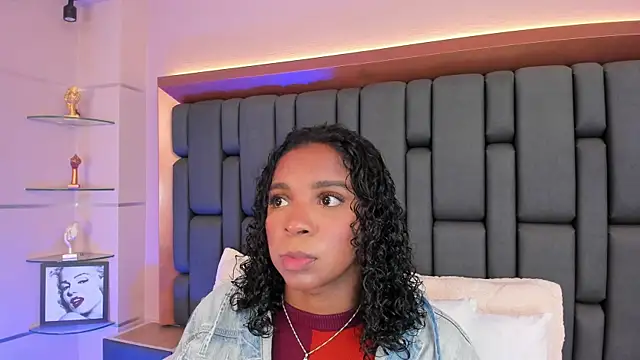 LisaMendez online show from October 9, 4:10 am