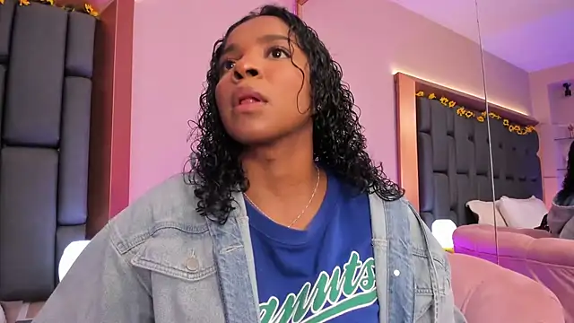 LisaMendez online show from December 16, 3:55 am