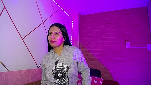 isabella rossee online show from November 25, 9:26 pm