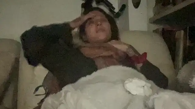 Snapshot of dddasani chatting on December 13, 8:04 pm dddasani online show from December 13, 8:04 pm