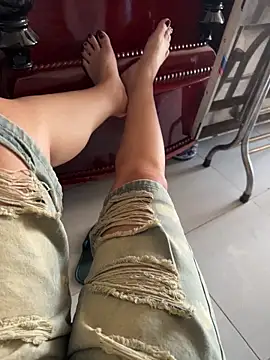 sharon-Hanna online show from March 8, 1:03 am