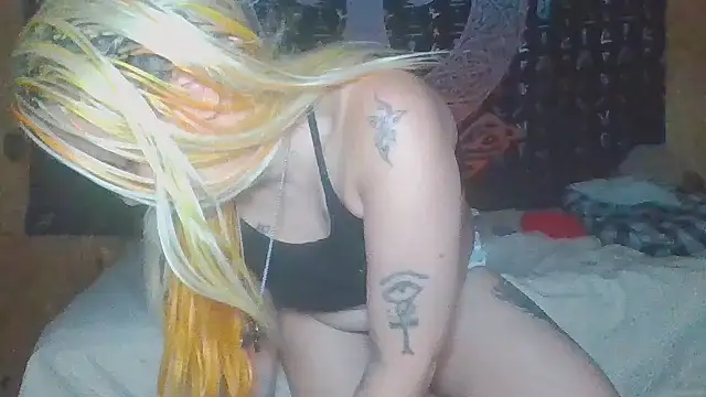 Snapshot of ChaosLovi chatting on August 2, 3:49 am ChaosLovi online show from August 2, 3:49 am
