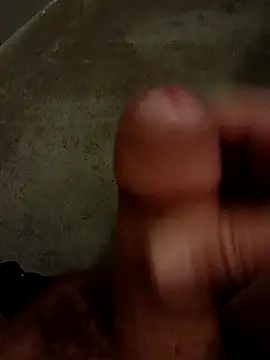 69dagosto online show from April 15, 1:18 pm