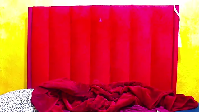 Candycrush2555 online show from December 15, 3:33 am