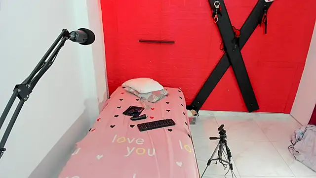 Snapshot of bdsmforever18 chatting on July 26, 1:58 am bdsmforever18 online show from July 26, 1:58 am