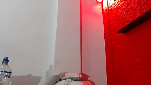 Snapshot of bdsmforever18 chatting on August 9, 2:13 am bdsmforever18 online show from August 9, 2:13 am