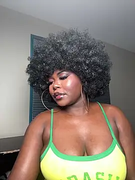 WomanNextdoor1 online show from June 25, 9:14 am