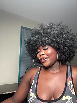 WomanNextdoor1 online show from July 4, 11:33 pm