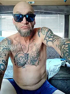 ShawnandDani7074 online show from March 2, 7:43 pm