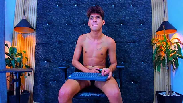 Stronger sexy online show from October 3, 7:55 pm