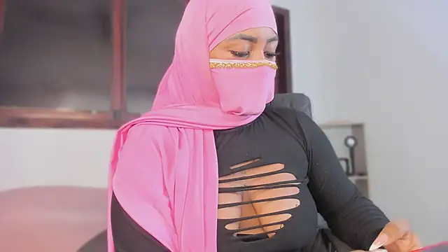 yasmin elite online show from February 5, 10:31 am